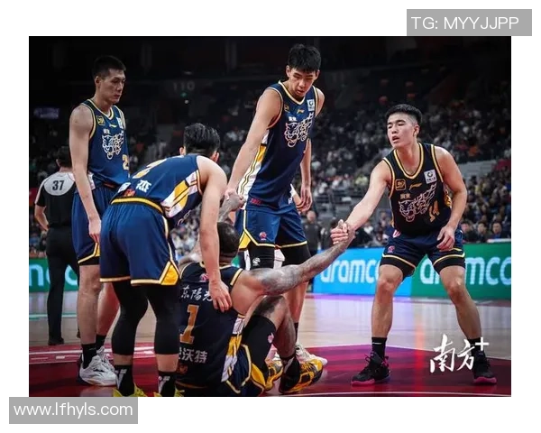 CBA精彩对决八一队迎战广东队直播盛况全程回顾与分析 CBA精彩对决八一队迎战广东队直播盛况全程回顾与分析