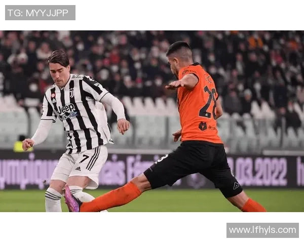 意甲巅峰对决尤文图斯迎战罗马球队激情碰撞引发球迷热议 意甲巅峰对决尤文图斯迎战罗马球队激情碰撞引发球迷热议